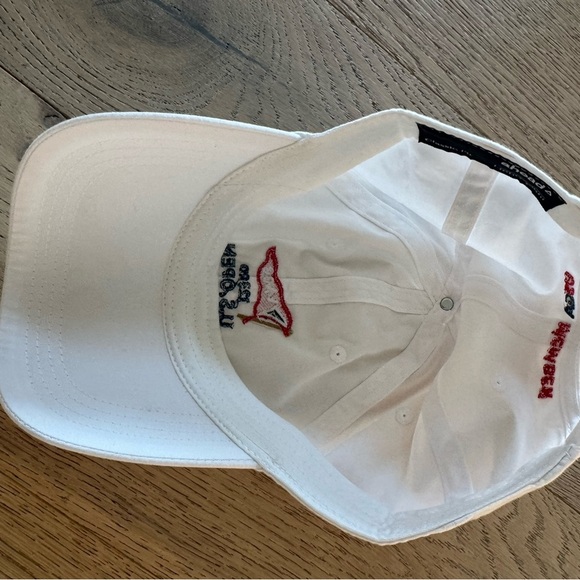 LACC is open hat white adjustable - Picture 3 of 3